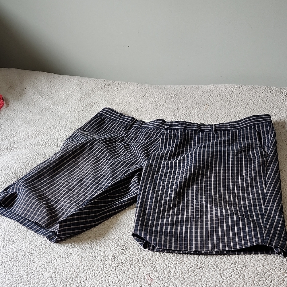 Navy Checkered Dockers D2 Shorts With Belt Loops And Zippered Close